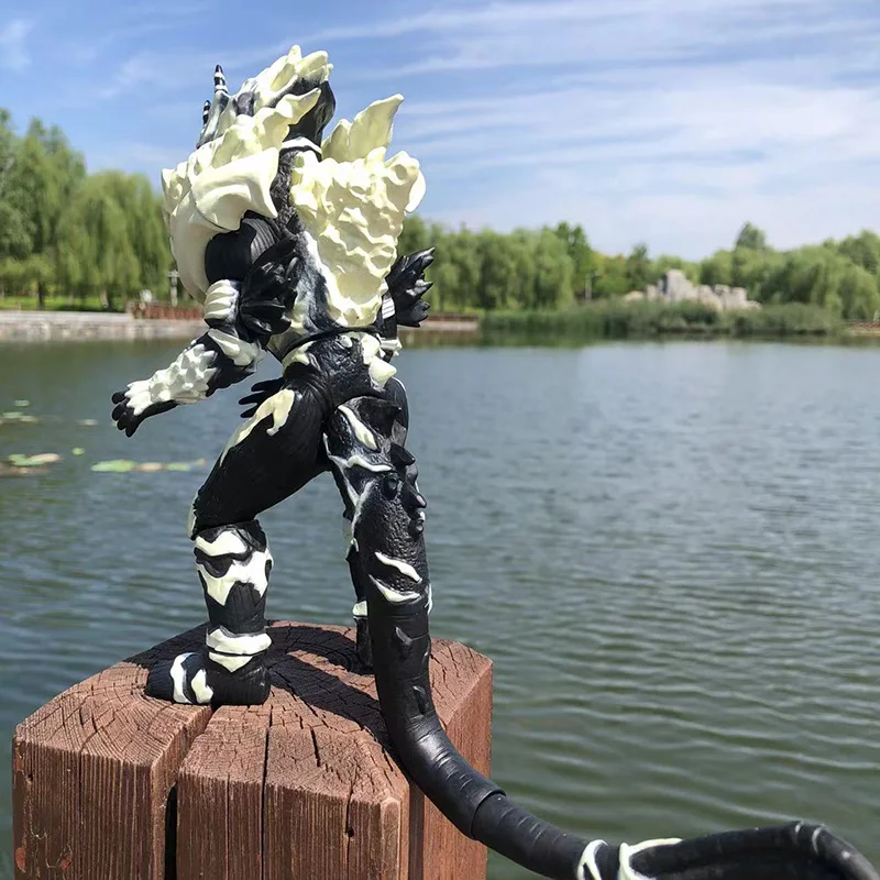アニメ映画ゴジラシリーズアクションフィギュア皇帝ギドラ VS - Model Kit Vs Action Figure のレビューと価格